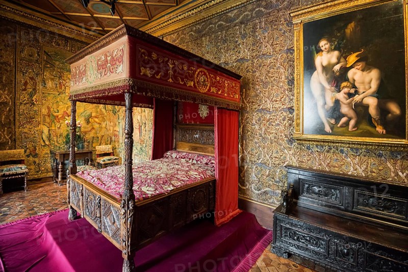 Historic bedroom, Chenonceau Castle, Château de Chenonceau, Department Indre-et-Loire, Centre-Val de Loire region, France, Europe