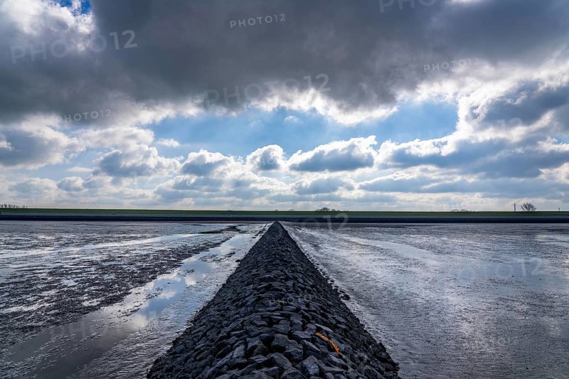 The Wadden Sea, East Frisia, between Bensersiel and Neuharlingersiel, Breakwater behind the dyke, Lower Saxony, Stairs, Germany, Europe