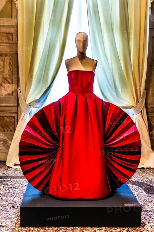 Silk-taffeta-sauvage evening dress with attached fans in various shades of red and pink, exhibition of magnificent evening dress creations by fashion designer Roberto Capucci, 17th century Villa Manin, residence of Ludovico Manin, Codroipo, Friuli, Italy, Codroipo, Friuli, Italy, Europe