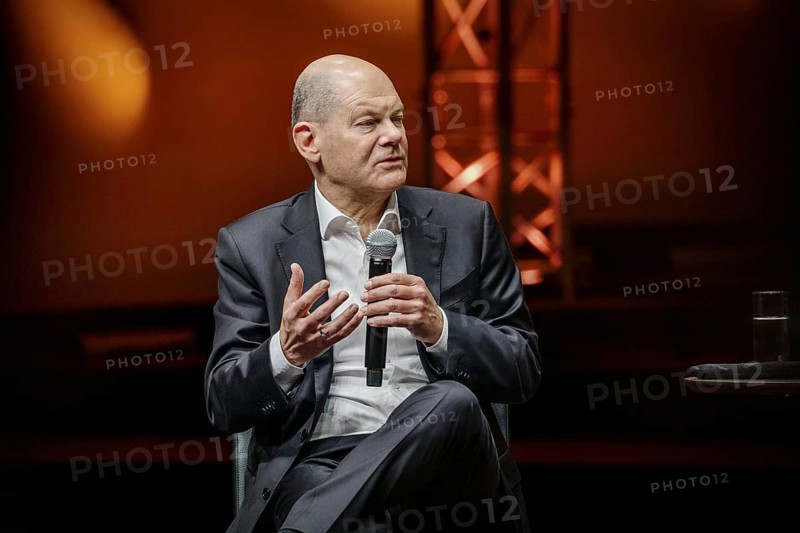 Discussion panel Olaf Scholz (SPD), Federal Chancellor, with author Juli Zeh (not pictured) in Potsdam, 30 January 2024