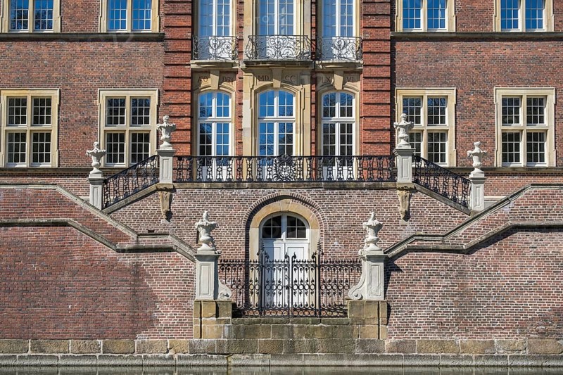 Baroque and moated castle Ahaus, garden-side centre risalit with garden staircase, today the seat of the Ahaus Technical Academy, Ahaus, Münsterland, North Rhine-Westphalia, Germany, Europe