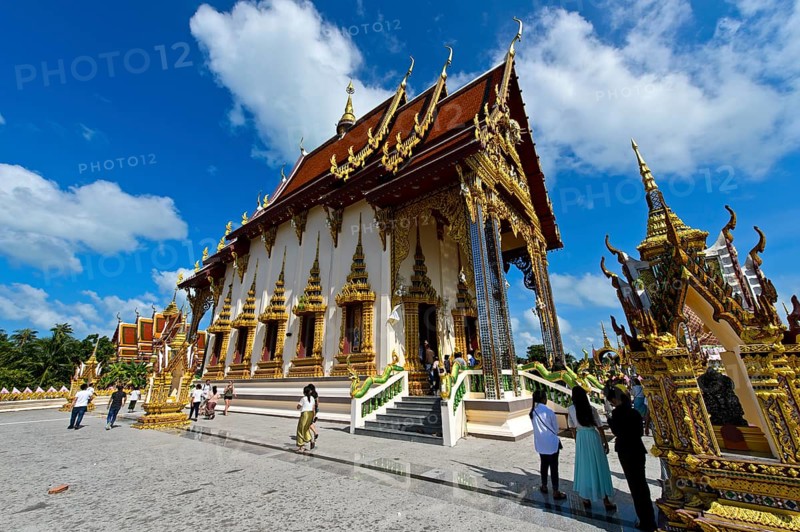 Prayer hall at Wat Plai Laem temple, Koh Samui, Thailand, Asia