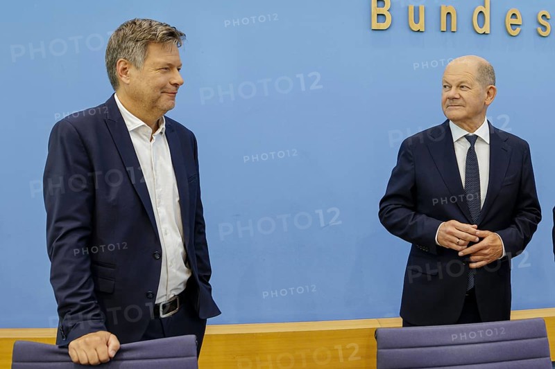 Olaf Scholz (SPD), Federal Chancellor, and Robert Habeck (Alliance 90/The Greens), Federal Minister for Economic Affairs and Climate Protection and Vice-Chancellor, present the 2025 budget at the BPK. Berlin, 05.07.2024. Photographed on behalf of the Federal Ministry of Finance
