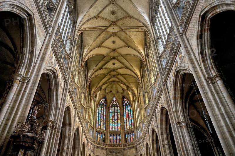 Prague castle, Gothic Metropolitan Cathedral of Saints Vitus, Wenceslas and Adalbert, Central nave and ceiling, Prague, Czech Republic, Europe