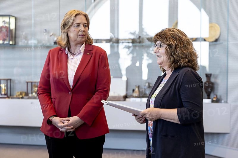 Handover of the Petitions Committee's annual report by Committee Chairwoman Martina Stamm-Fibich, SPD, MDB, to Bundestag President BÃ¤rbel Bas, MdB, in Berlin, 26 June 2024