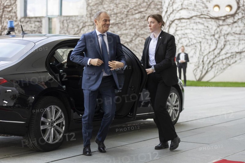 Federal Chancellor Olaf Scholz (SPD) welcomes Donald Tusk, Prime Minister of Poland, at the Federal Chancellery in Berlin, 15 March 2024