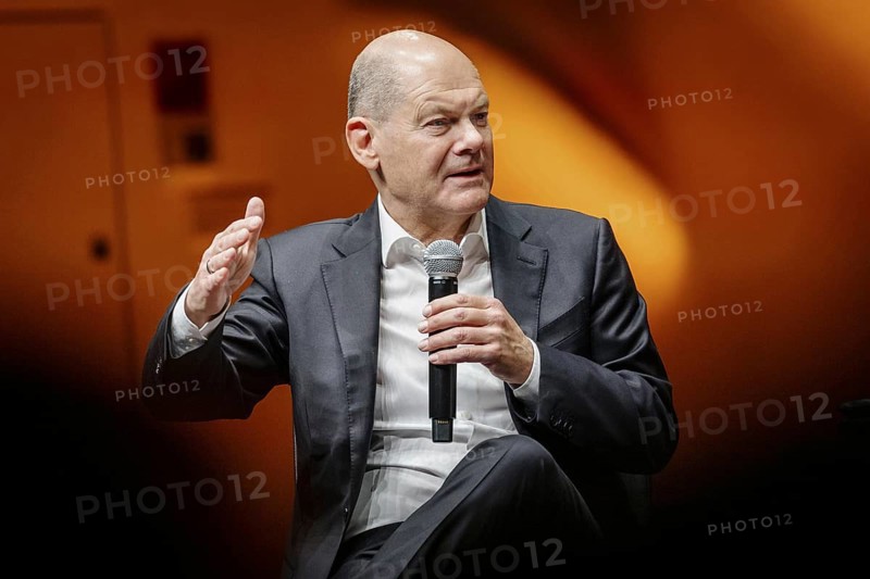 Discussion panel Olaf Scholz (SPD), Federal Chancellor, with author Juli Zeh (not pictured) in Potsdam, 30 January 2024