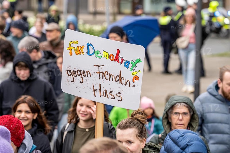 Pupils demonstrate against right-wing extremism, under the motto Schule bleibt Bunt (school remains colourful), over 2500 pupils, parents and teachers protest against right-wing extremism and for diversity in the city centre of Essen, North Rhine-Westphalia, Germany, Europe