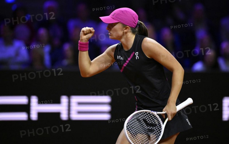 Iga Swiatek (POL) Cheers, gestures, gesture, tennis, Porsche Cup 2024, Porsche Arena, Stuttgart, Baden-Württemberg, Germany, Europe