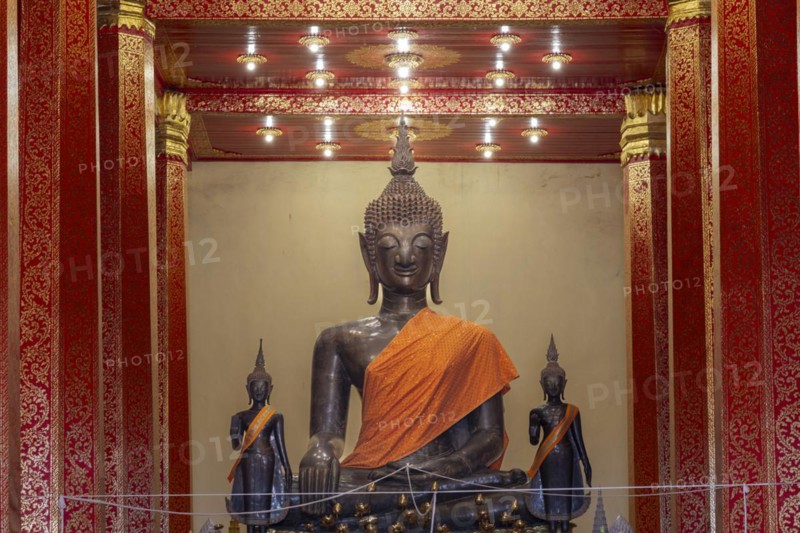 Buddha statue, Bhumispara-mudra, Buddha Gautama at the moment of enlightenment, Wat Ong Teu, Vientiane, Laos, Asia