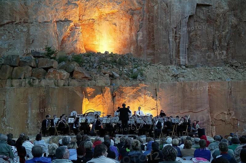 Sandstone & Music Festival The 17th Sandstone & Music Festival will be held at many of Saxony's most beautiful venues from 21 March 2009. From March to December, the festival under the direction of Ludwig Güttler will be dedicated to the Romantic period