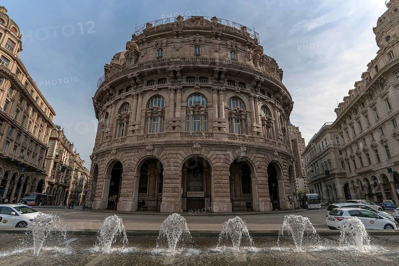 Palazzo della Borsa, built between 1907 and 1912, in Piazza de Ferrari, Genoa, Italy, Europe