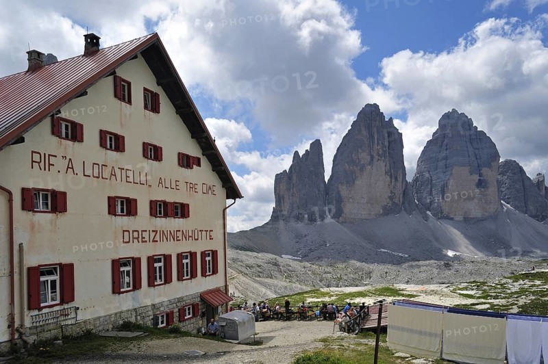 The mountain refuge Dreizinnenhütte, Rifugio Antonio Locatelli near the Drei Zinnen, Tre Cime di Lavaredo in the Dolomites, Italy, Europe