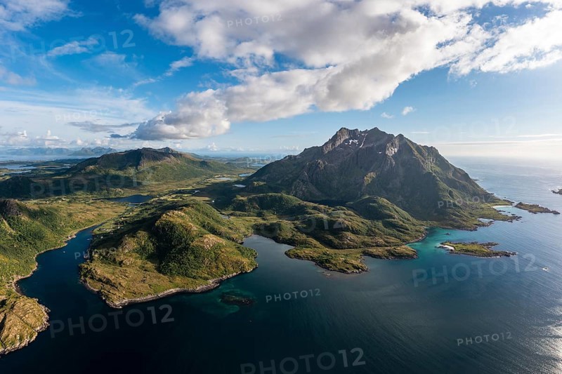 Vesteralen coast, mountains, near Eidet, Langoya island, Vesteralen archipelago, Norway, Europe