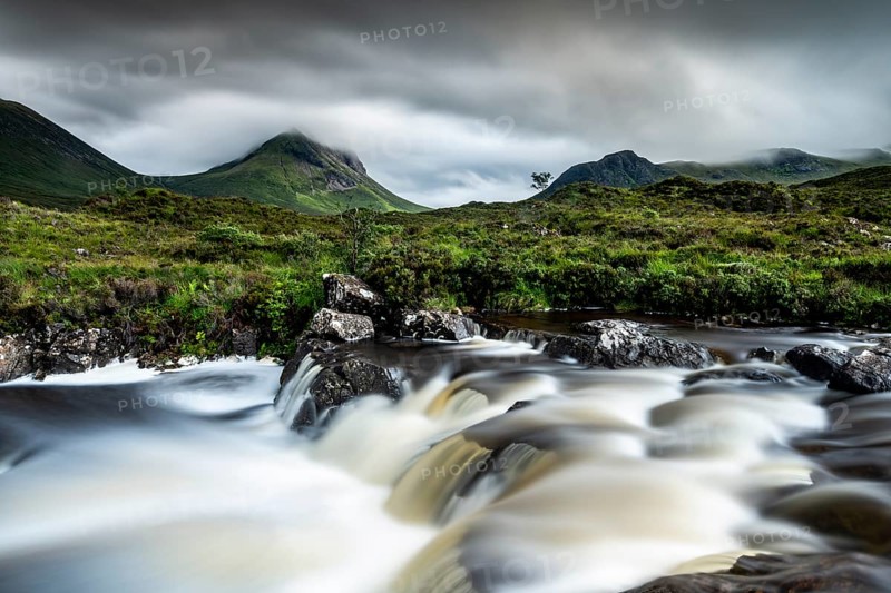 River Sligachan, Cuillin Mountains in the background, Isle of Skye, Highlands, Inner Hebrides, Scotland, United Kingdom, Europe
