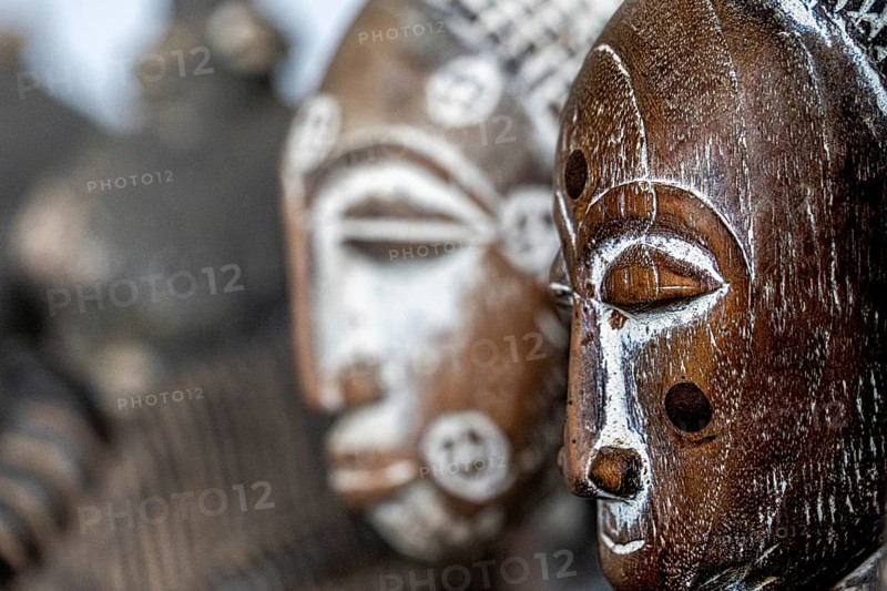 Wooden figures, market in ABIDJAN, ELFENBEINKÜSTE