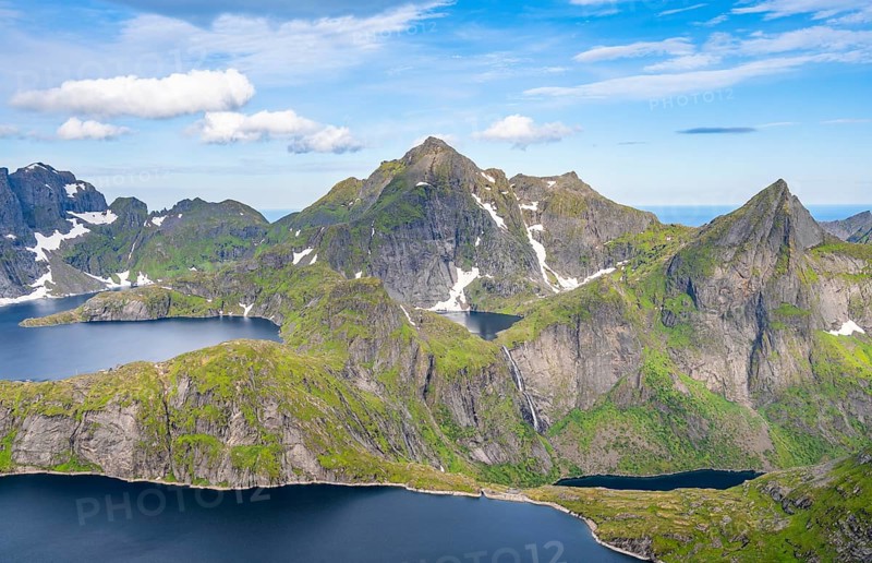 Mountain landscape with steep rocky peaks, lakes Tennesvatnet and Krokvatnet, summit of Hermannsdalstinden, view from the top of Munken, Moskenesoya, Lofoten, Nordland, Norway, Europe