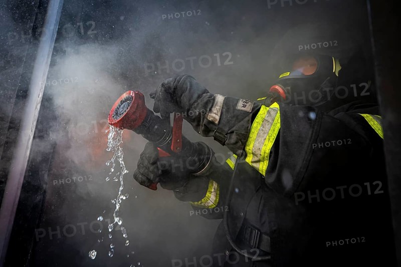 Hot training in the training container