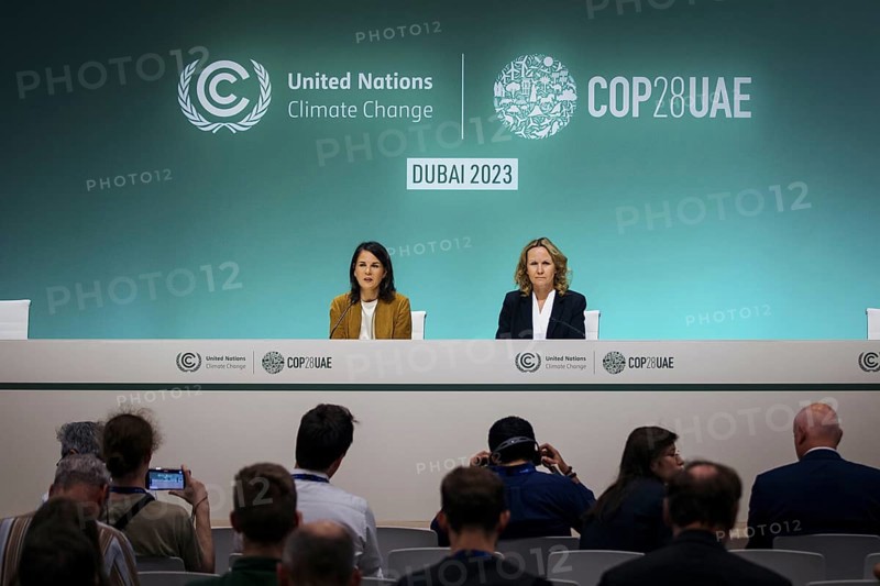 Annalena Baerbock (Buendnis 90 Die Gruenen), Bundesaussenministerin, und Steffi Lemke (Buendnis 90 Die Gruenen), Bundesministerin fuer Umwelt, Naturschutz, nukleare Sicherheit und Verbraucherschutz, aufgenommen im Rahmen einer Pressekonferenz auf bei de