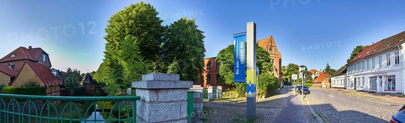 Boizenburg Elbe through road towards Altes Postamt, Ludwigslust-Parchim district, Mecklenburg-Western Pomerania, Germany, Europe