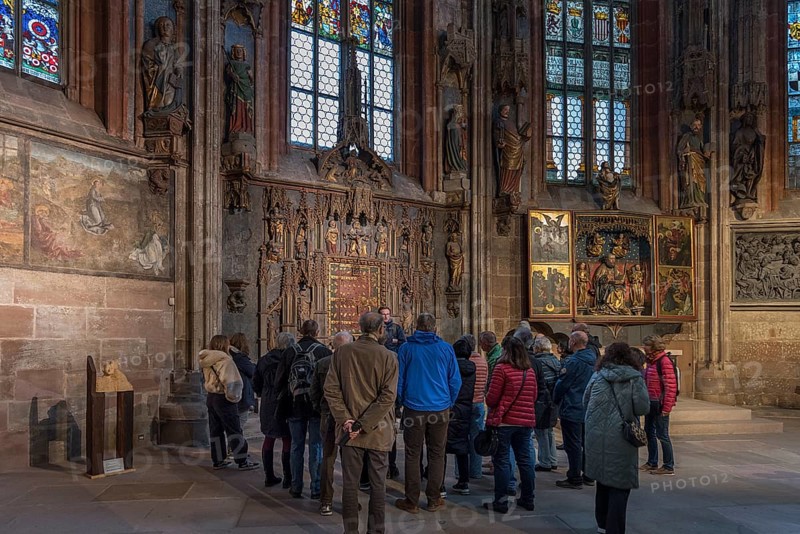 Guided tour around the Sebaldus Church, Nuremberg, Middle Franconia, Bavaria, Germany, Europe