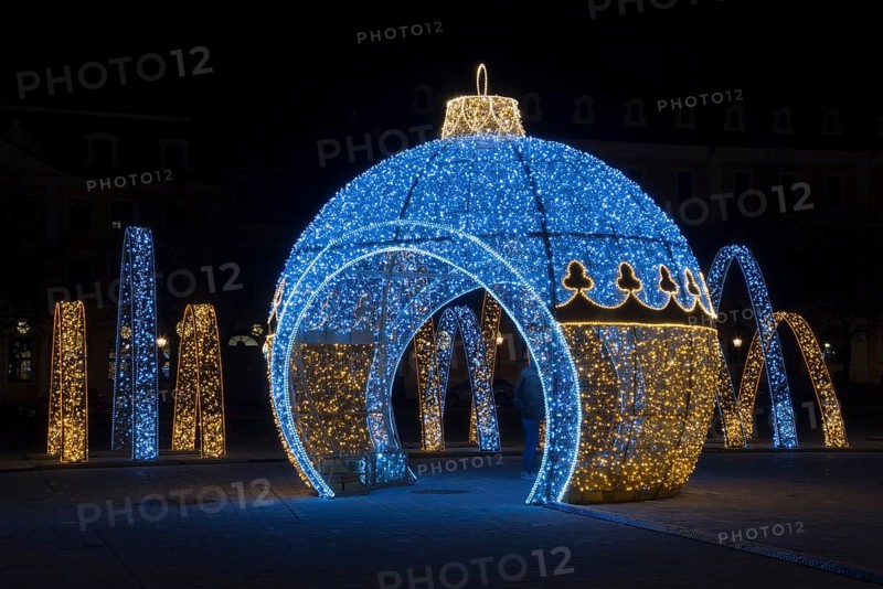 Walk-in illuminated globe and arc, Cathedral Square, World of Lights, Magdeburg, most extensive Christmas and winter lighting in Central Germany, Saxony-Anhalt, Germany, Europe