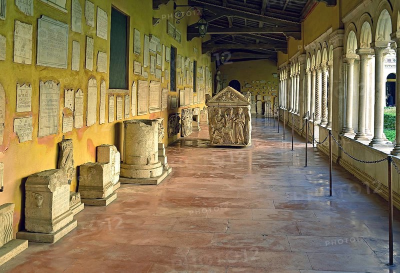 Cloister, sarcophagus, individual artefacts