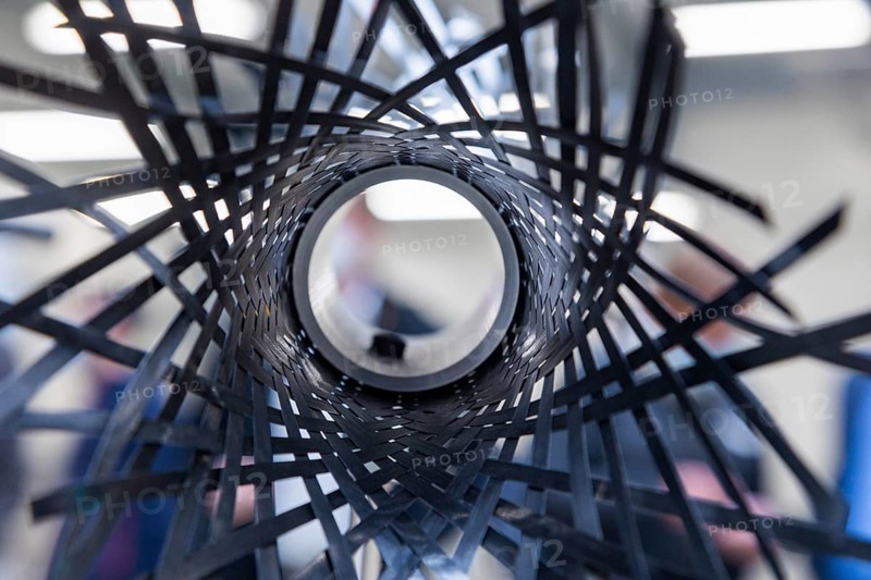 After only four months of construction, the high-tech start-up herone is moving into a new production hall at 24 7 Nordpark Dresden, pushing ahead with the series production of its customised thermoplastic fibre composite profiles for use in aerospace projects