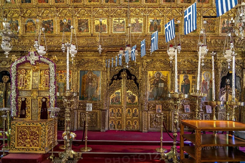 Iconostasis in the interior of the Timiou Stavrou or Holy Cross Church in Pano Lefkara, Cyprus, Europe