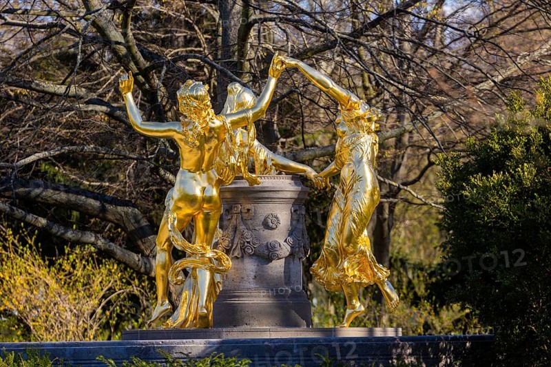 Bürgerwiese and Blüherpark, Mozart Fountain