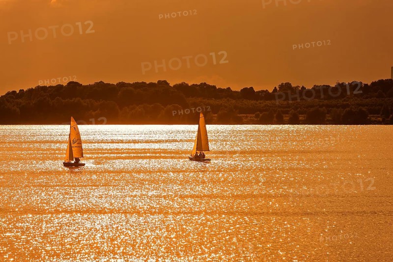 Sailors on Lake Cospuden