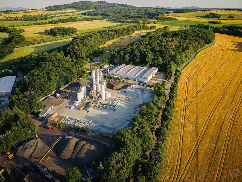 Niedercunnersdorf is a district of the municipality of Kottmar in the district of Görlitz. The district is located in the valley of the Cunnersdorfer Wasser. AMOS Asphalt GmbH, Niedercunnersdorf mixing plant