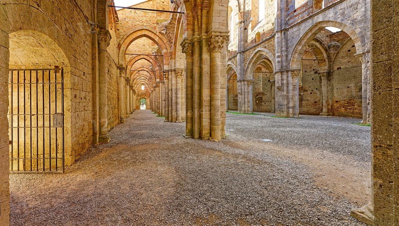 Nave and aisle, church ruins of the Cistercian Abbey of San Galgano, Abbazia San Galgano, Gothic, Chiusdino, Tuscany, Italy, Europe