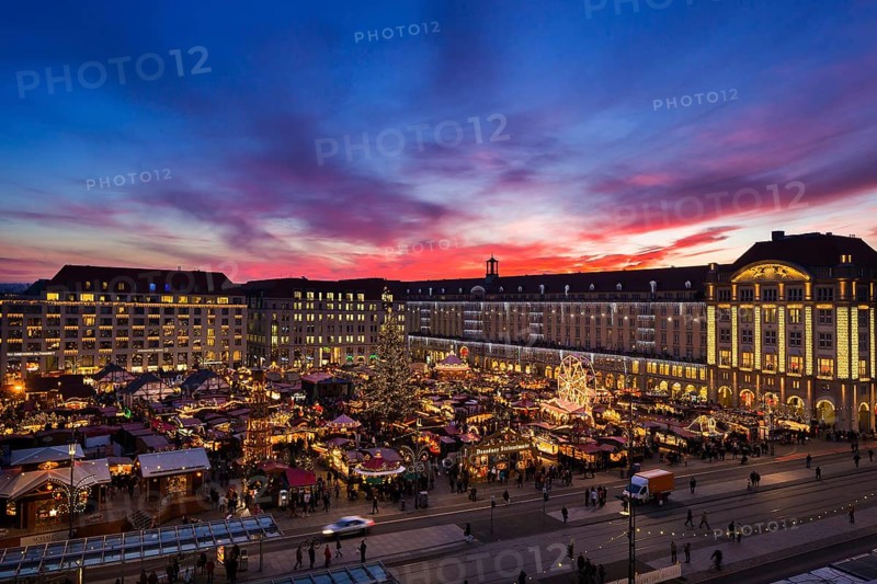 The Striezelmarkt, which has been held since 1434, is the oldest Christmas market in Germany and takes place on the Altmarkt. In 2009 the market was redesigned, a special landmark is for example the world's largest candle arch