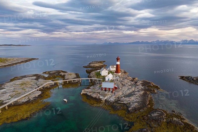 Tranoy Fyr Lighthouse, Tranoy Fyr, Lofoten in the back, Hamaroy, Ofoten, Vestfjord, Nordland, Norway, Europe