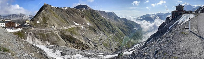 Panoramic view of north ramp Ascent from pass road to mountain pass Alpine pass with serpentines Tight bends Hairpin bends Stelvio Pass Stelvio, on the left hotels Mountain hotels, on the right Hotel Tibethaus, Stilfs, South Tyrol, Alto Adige, Italy, Europe