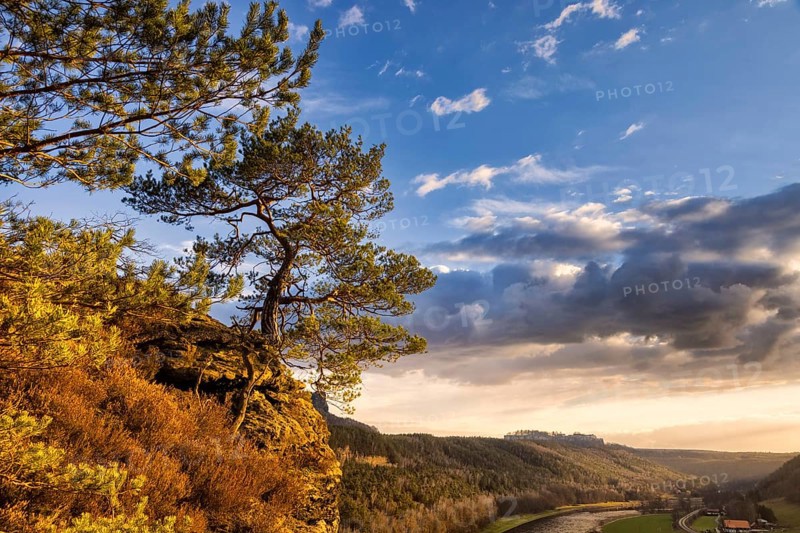 The Leopoldsnase viewpoint is a vantage point near Rathen.View of the Elbe arch between the Lilienstein and Königstein Fortress