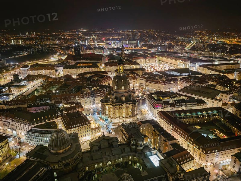Dresden's old town at Christmas time. Despite the fact that the main sights are not illuminated due to energy-saving measures, the old town shines in a very impressive way