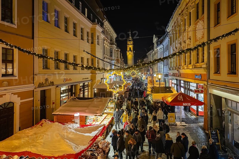 Known today as the Bautzen Wenzelsmarkt, Upper Sorbian Budyske Wjaclawske wiki, the Bautzen Christmas market in Upper Lusatia is the oldest Christmas market in Germany mentioned in a chronicle according to the Record Institute for Germany