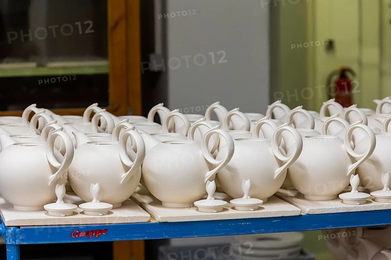 Meissen is the oldest porcelain manufactory in Europe and has stood for unique craftsmanship since its foundation in 1710. Jug blanks in front of firing