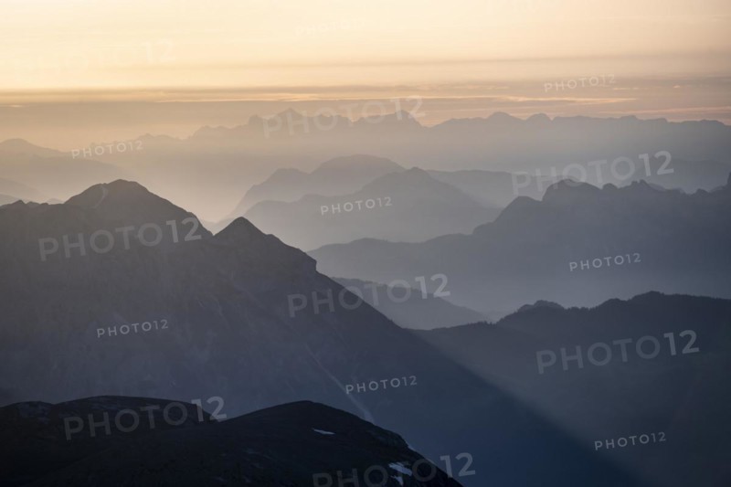 Evening mood, silhouettes, dramatic mountain landscape, view from Hochkönig, Salzburger Land, Austria, Europe