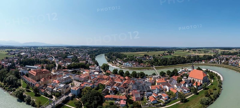 Drone shot, Art Nouveau Salzach bridge between Oberndorf bei Salzburg and Laufen an der Salzach, Rupertiwinkel, Upper Bavaria, Bavaria, Germany, Land Salzburg Austria, Europe