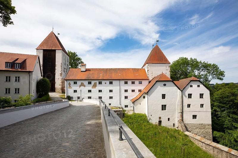 Stone bridge with castle stable building, Neuburg am Inn Castle, Neuburg am Inn, Lower Bavaria, Bavaria, Germany, Europe