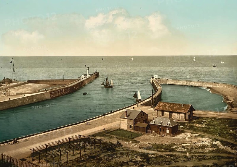 The pier and harbour, Dieppe, town in the Seine-Maritime department in the Normandy region, France, c. 1890, Historic, digitally enhanced reproduction of a photochrome print from 1895, Europe