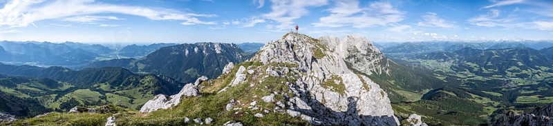 Alpine panorama, mountaineer on a ridge trail, traversing the Hackenköpfe, behind summit, Scheffauer, rocky mountains of the Kaisergebirge, Wilder Kaiser, Kitzbühler Alps, Tyrol, Austria, Europe