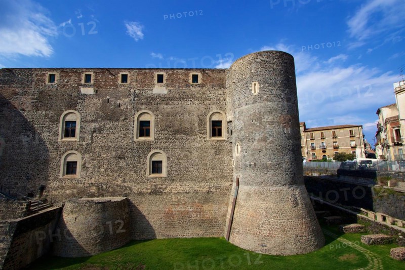 Castello Ursino, lawn, houses, castle complex, cooled lava, Catania, Old Town, Baroque Old Town, East Coast, Sicily, Italy, Europe