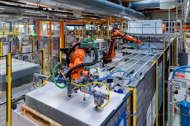 Solarwatt is a German manufacturer and supplier of photovoltaic systems for homes and small businesses. The company consistently pursues a strategy of complete energy systems, which means that it produces and sells all essential components for the self-sufficiency of households from solar power