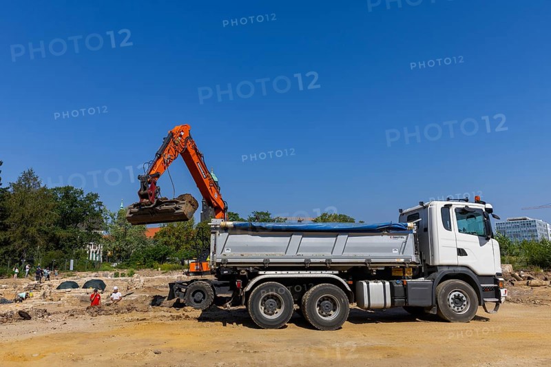 Since mid-June, a 9-strong team from the Saxony State Office for Archaeology has been investigating the areas next to the demolished Robotron building that remained undeveloped after 1945. This measure has become necessary because a new residential area with underground car parks is being built here and the construction work for the new buildings would irretrievably destroy the archaeology still preserved in the ground. In the process, building structures and cellars from the 18th century to 1945, four presumably late medieval / early modern house cellar pits and a still undated building floor plan of a predecessor development, which was probably abandoned around 1600 or a little later, cultural layers from the High Middle Ages, 16th and 18th centuries were found., Excavations, Dresden, Saxony, Germany, Europe