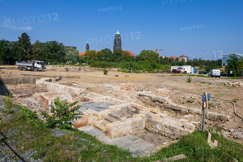 Since mid-June, a 9-strong team from the Saxony State Office for Archaeology has been investigating the areas next to the demolished Robotron building that remained undeveloped after 1945. This measure has become necessary because a new residential area with underground car parks is being built here and the construction work for the new buildings would irretrievably destroy the archaeology still preserved in the ground. In the process, building structures and cellars from the 18th century to 1945, four presumably late medieval / early modern house cellar pits and a still undated building floor plan of a predecessor development, which was probably abandoned around 1600 or a little later, cultural layers from the High Middle Ages, 16th and 18th centuries were found., Excavations, Dresden, Saxony, Germany, Europe