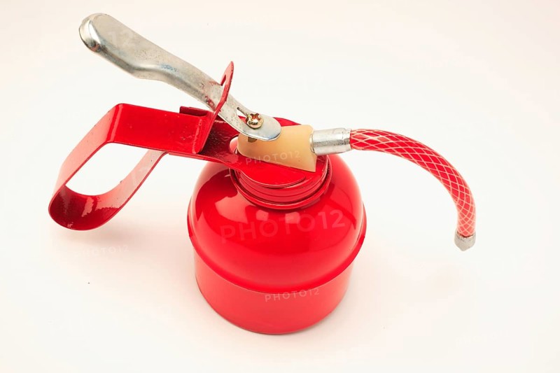 Tool, red oil can